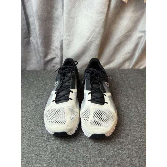 On Cloud Cloudflow Mens Size 10.5M Black/White - Picture 3 of 10